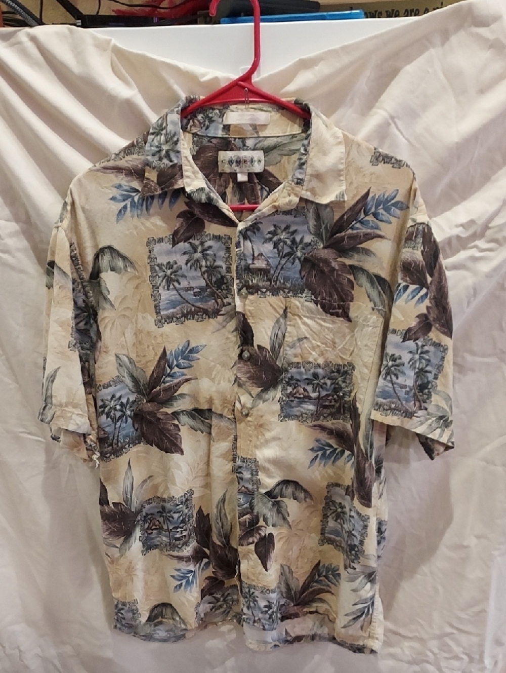 Campia Casual Beige Tropical Print Short-Sleeve Button-Down Shirt